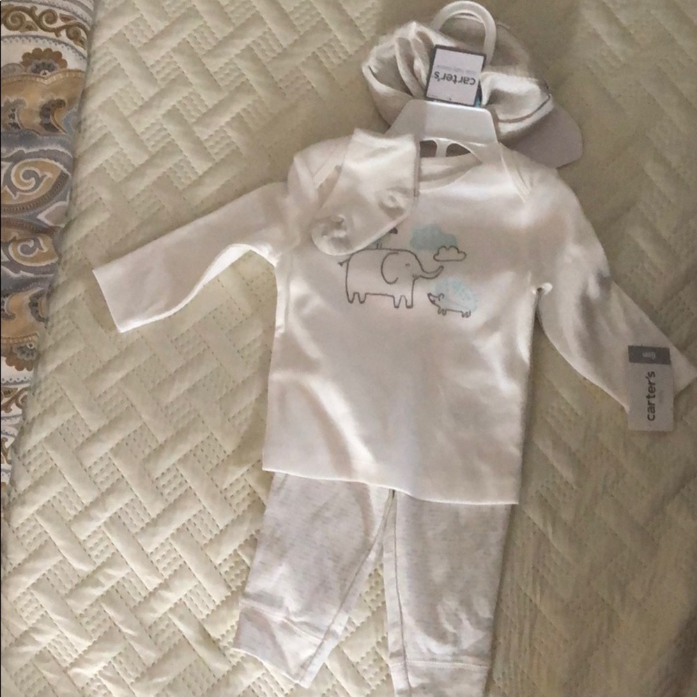 Carters 6 mo. 4 pc. Set